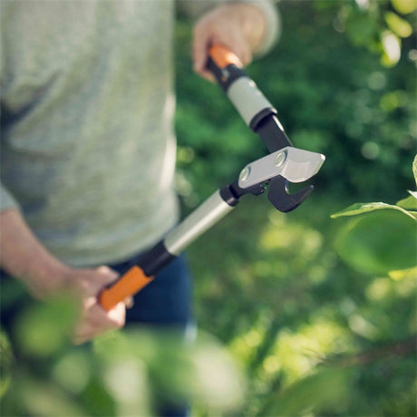 Fiskars PowerGear™ X Bypass-Getriebeastschere LX94-M