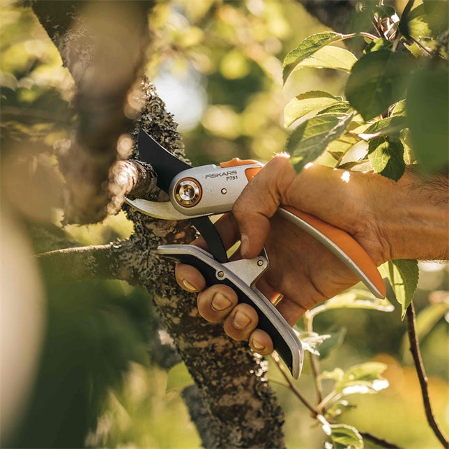 FISKARS Plus™ Power Lever Metall Bypass-Gartenschere P751