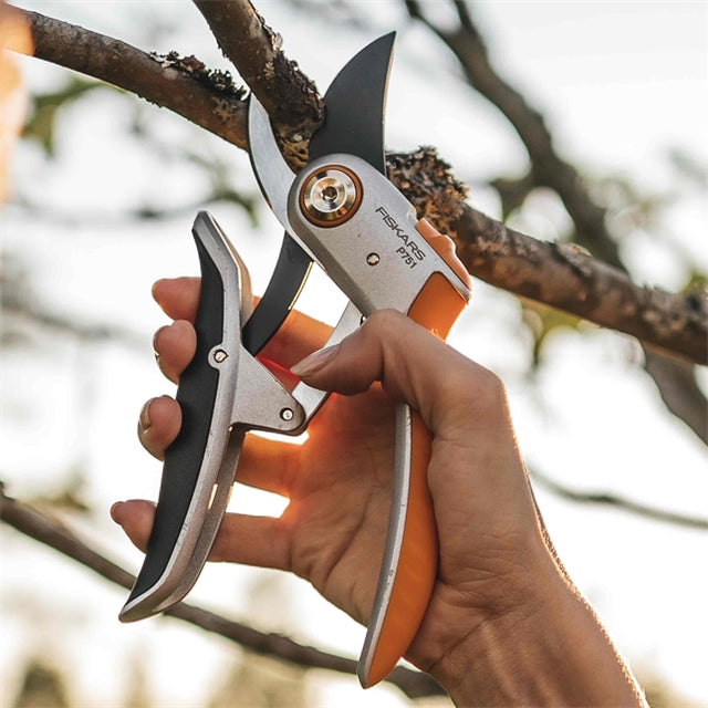 FISKARS Plus™ Power Lever Metall Bypass-Gartenschere P751